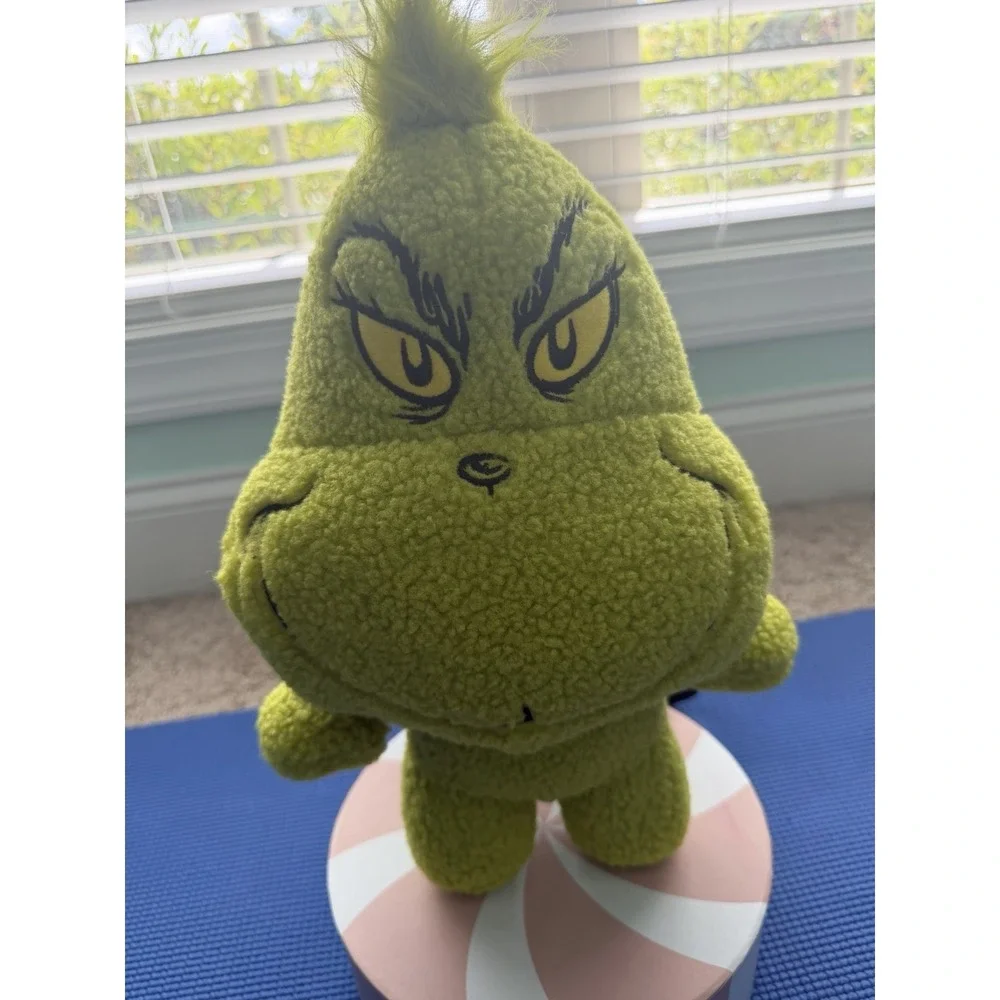 NEW The Dr. Seuss Grinch Sherpa Plush Kids' Plush 15/16